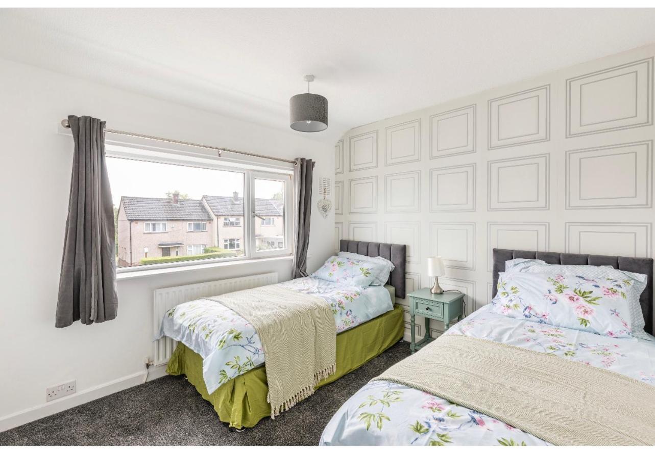 Entire Charming 5-Bed House In Darwen Blackburn Bb1 Free Parking Roadside Rishton Exterior photo