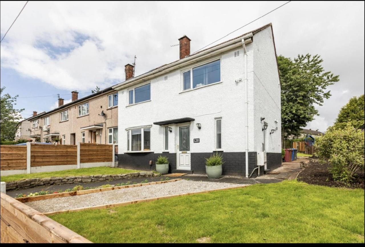 Entire Charming 5-Bed House In Darwen Blackburn Bb1 Free Parking Roadside Rishton Exterior photo